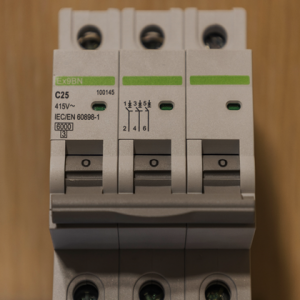 4. Instant Electric Circuit Breaker