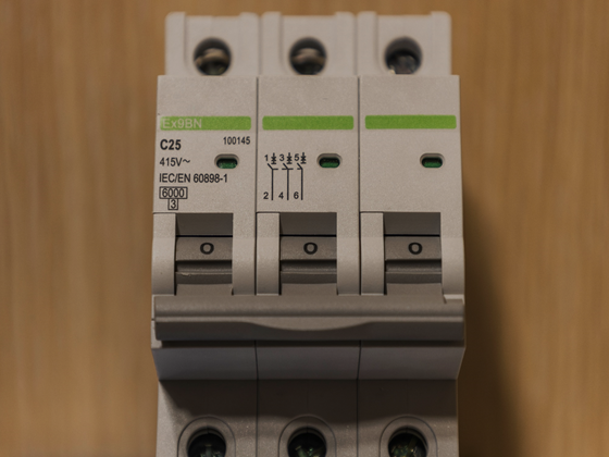 4. Instant Electric Circuit Breaker